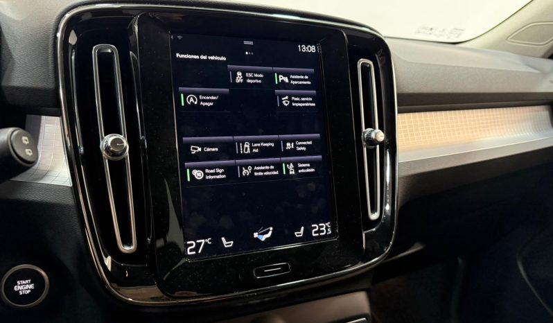 VOLVO XC40 1.5 T2 MOMENTUM PRO full