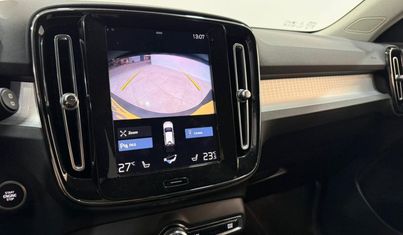 VOLVO XC40 1.5 T2 MOMENTUM PRO full