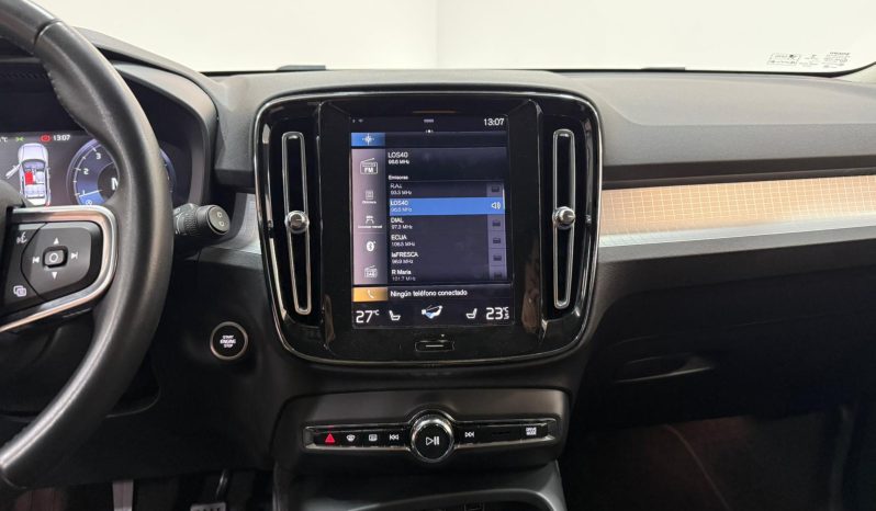 VOLVO XC40 1.5 T2 MOMENTUM PRO full