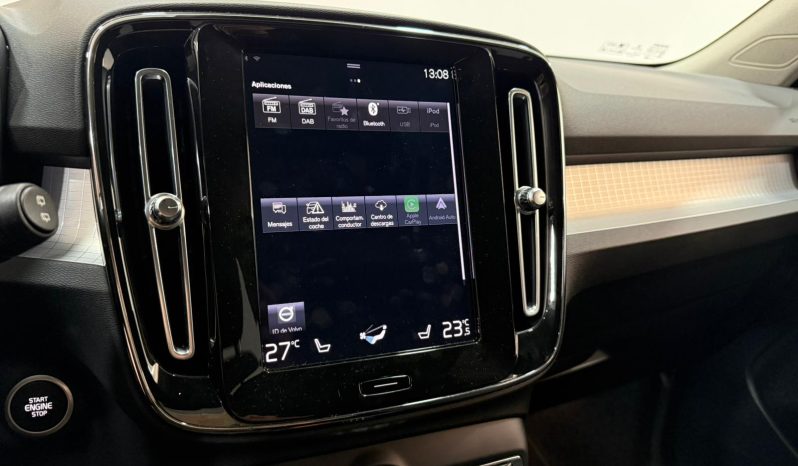 VOLVO XC40 1.5 T2 MOMENTUM PRO full