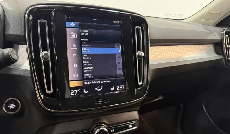 VOLVO XC40 1.5 T2 MOMENTUM PRO full