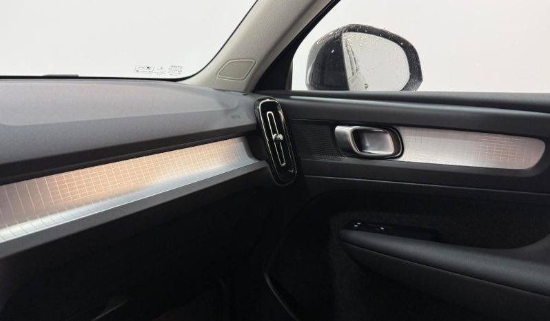 VOLVO XC40 1.5 T2 MOMENTUM PRO full