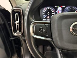 VOLVO XC40 1.5 T2 MOMENTUM PRO full