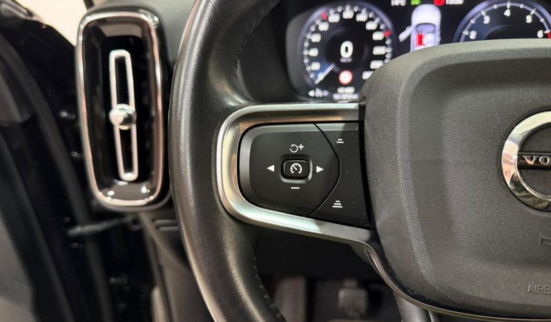 VOLVO XC40 1.5 T2 MOMENTUM PRO full