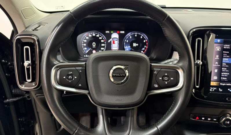 VOLVO XC40 1.5 T2 MOMENTUM PRO full