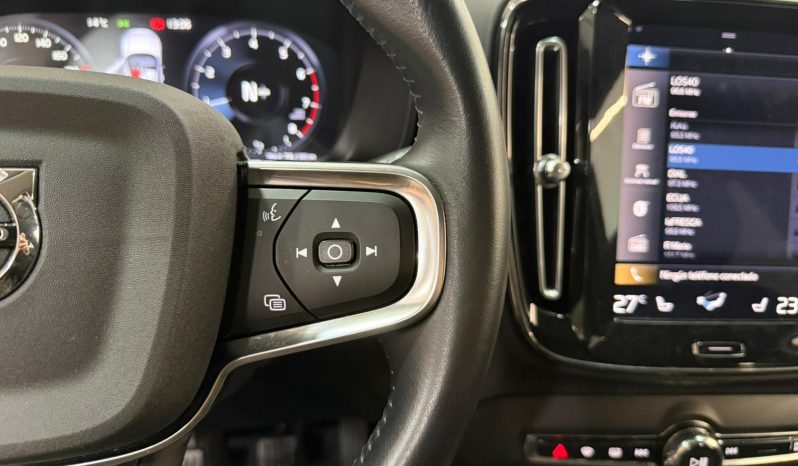 VOLVO XC40 1.5 T2 MOMENTUM PRO full