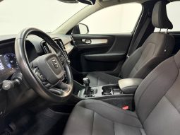 VOLVO XC40 1.5 T2 MOMENTUM PRO full
