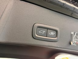 VOLVO XC40 1.5 T2 MOMENTUM PRO full